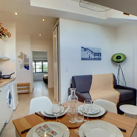 Stop Chez M District # Qualite # Confort # Simplicite Villeurbanne Extérieur photo